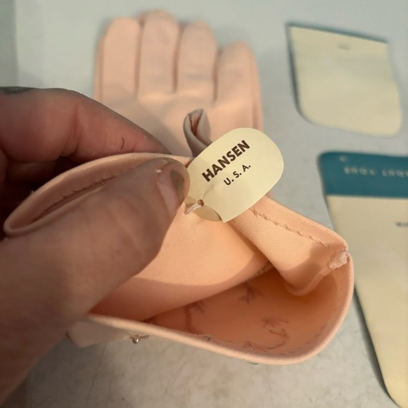 Vintage deadstock Hansen women’s pink pastel nylon gloves size 6.5 - Picture 9 of 10